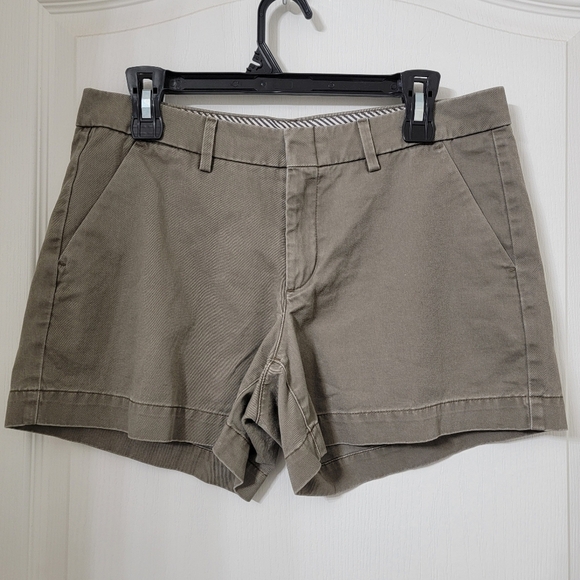 Uniqlo Size 8 Washed Deep Dark Olive Green Chino Shorts Excellent Used Condition - Picture 1 of 9